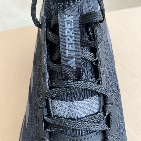Adidas Terrex FREE HIKER 2.0 Hiking Shoes 9.5US BOOST Boot Core BLACK New w/Box - Picture 5 of 7